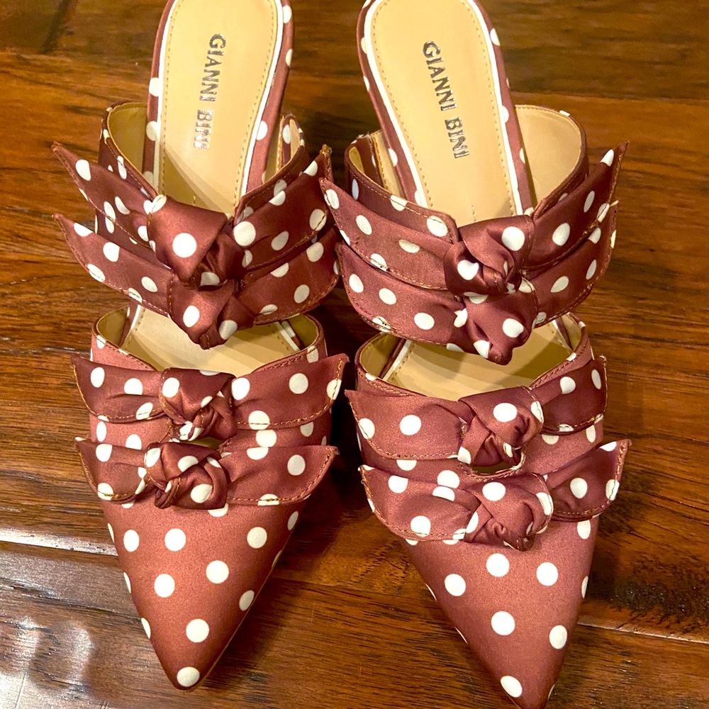 NEW Gianni Bini slip-on heels